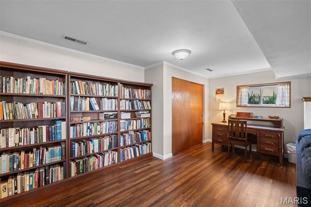 5100 Caribee Drive, St Louis, MO 63128