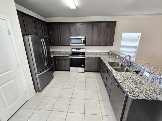556 Pleasant Park Drive, Wilmer, TX 75172