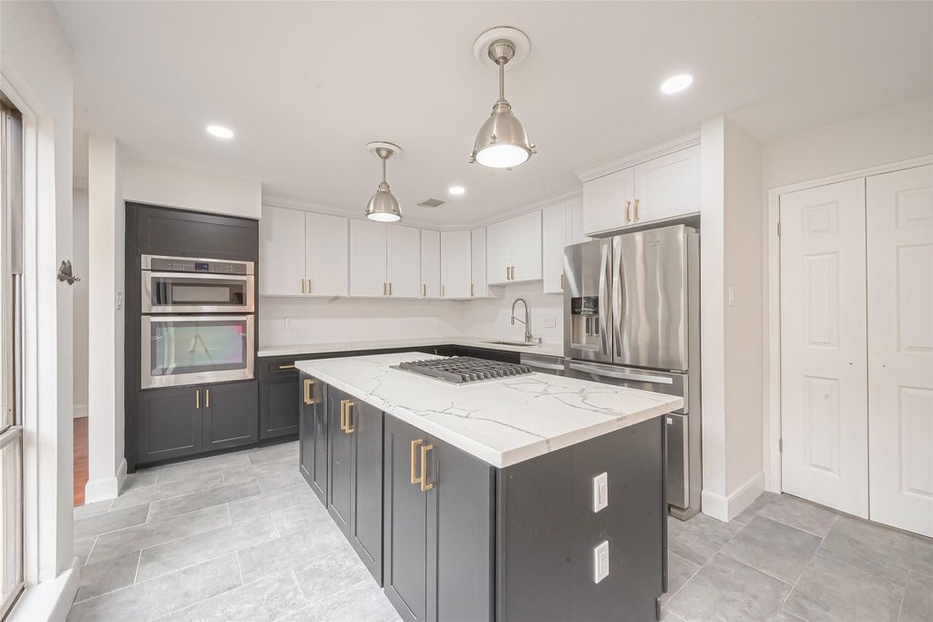 12127 Carriage Hill Drive, Houston, TX 77077