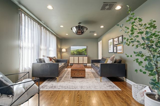 6305 Saint Henry Dr, Nashville, TN 37205