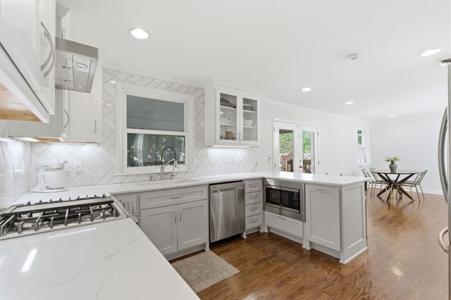6305 Saint Henry Dr, Nashville, TN 37205