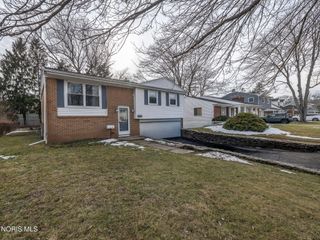 4735 Imperial Drive, Toledo, OH 43623