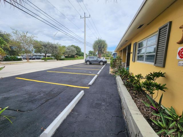 2036 NE 26th Street 1, Wilton Manors, FL 33305