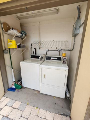 2036 NE 26th Street 1, Wilton Manors, FL 33305