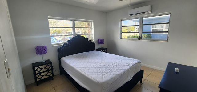 2036 NE 26th Street 1, Wilton Manors, FL 33305