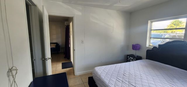 2036 NE 26th Street 1, Wilton Manors, FL 33305