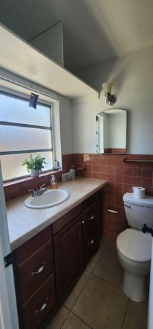 2036 NE 26th Street 1, Wilton Manors, FL 33305