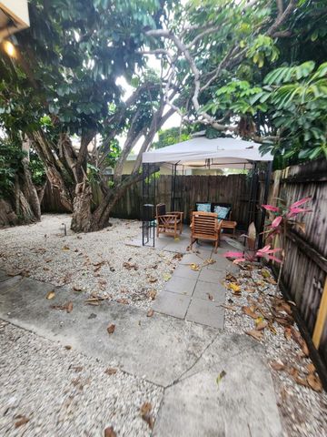 2036 NE 26th Street 1, Wilton Manors, FL 33305