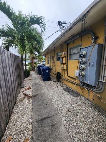 2036 NE 26th Street 1, Wilton Manors, FL 33305