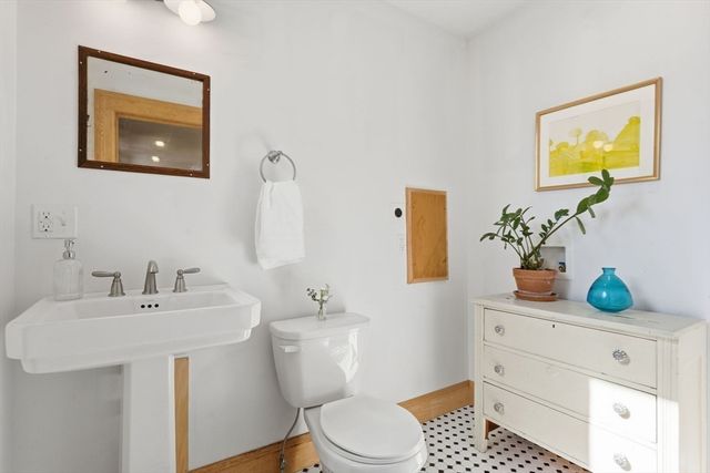 4 School St, Northampton, MA 01060