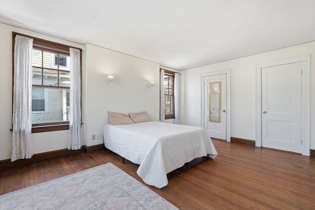 4 School St, Northampton, MA 01060