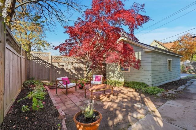 4 School St, Northampton, MA 01060