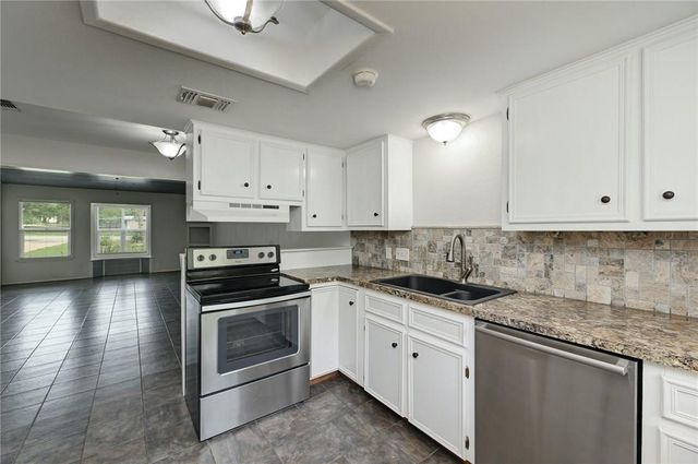 5616 S Oak BLVD B, Austin, TX 78735