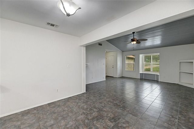 5616 S Oak BLVD B, Austin, TX 78735