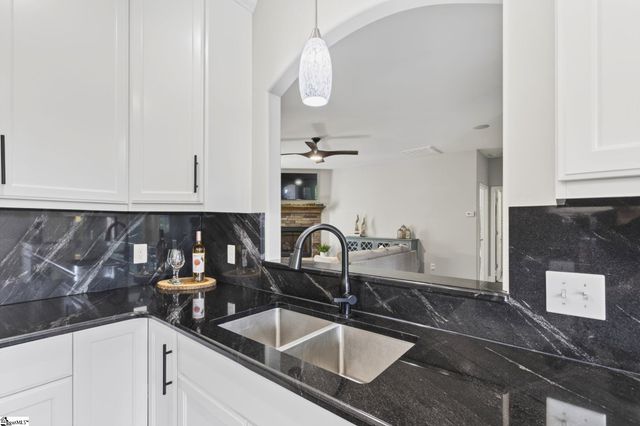 218 Willowgreen Way, Greer, SC 29651
