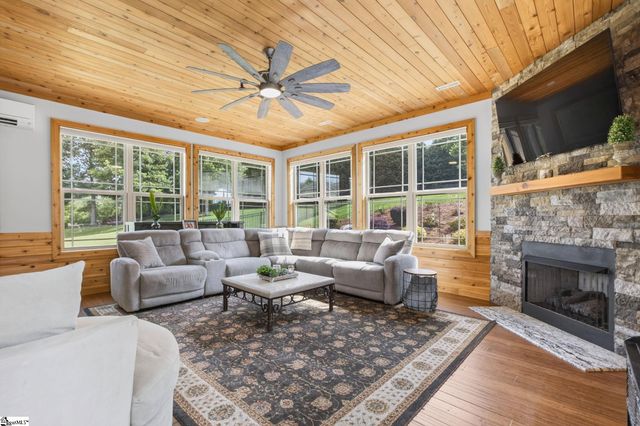 218 Willowgreen Way, Greer, SC 29651