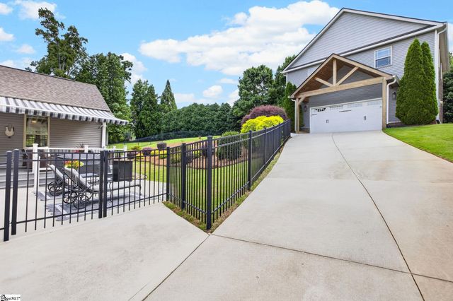 218 Willowgreen Way, Greer, SC 29651