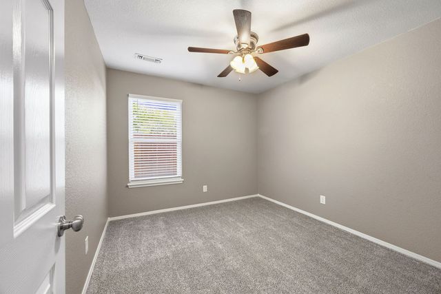 9 Brookhollow Place, Bentonville, AR 72712