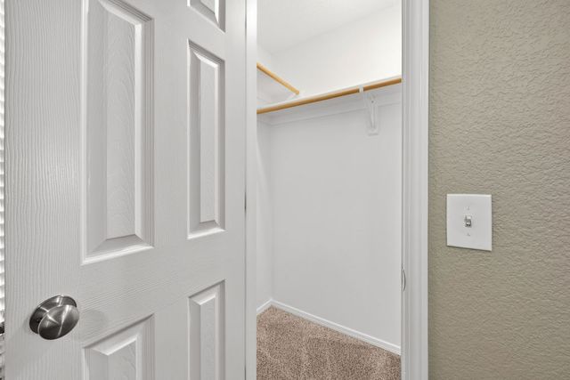 9 Brookhollow Place, Bentonville, AR 72712