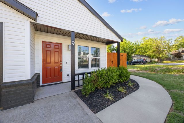 9 Brookhollow Place, Bentonville, AR 72712