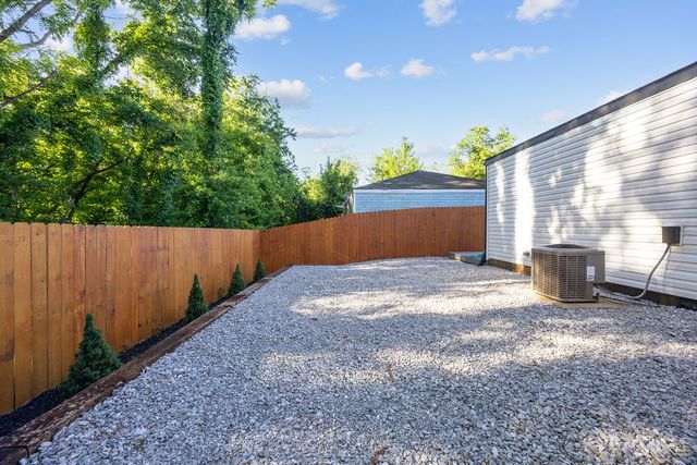 9 Brookhollow Place, Bentonville, AR 72712