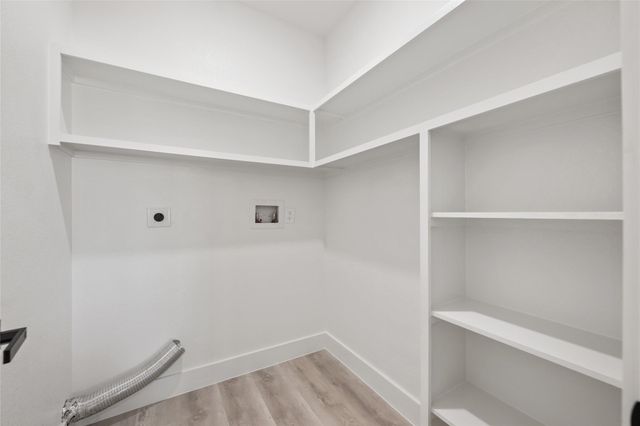195 Bianca CIR, Del Valle, TX 78617