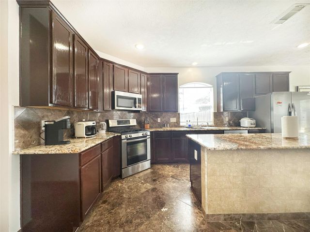 12114 Saybrook Point Lane, Tomball, TX 77375