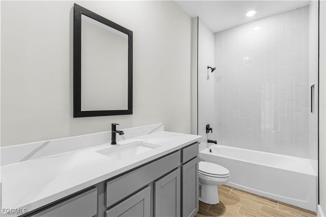 4113 SW 8th CT, Cape Coral, FL 33914