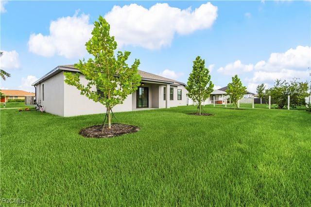 4113 SW 8th CT, Cape Coral, FL 33914