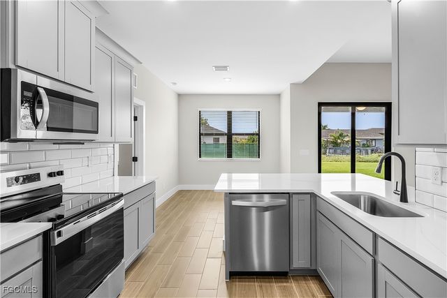 4113 SW 8th CT, Cape Coral, FL 33914