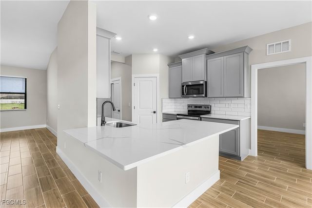 4113 SW 8th CT, Cape Coral, FL 33914