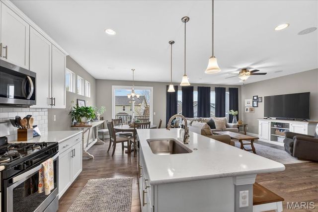 4014 Riverdell Drive, Wentzville, MO 63385