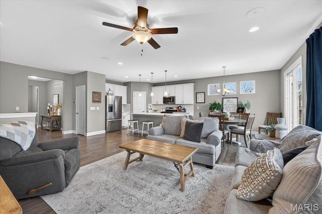 4014 Riverdell Drive, Wentzville, MO 63385