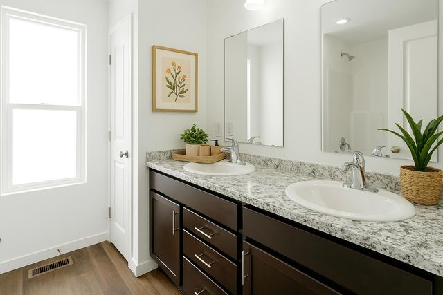 3936 E Fieldcrest Court, Brookline, MO 65619