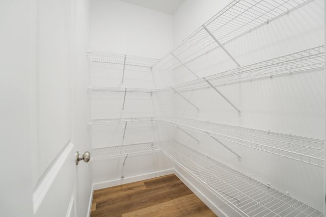 3936 E Fieldcrest Court, Brookline, MO 65619