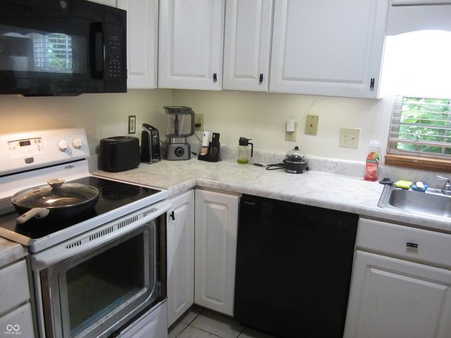 5269 Thrasher Drive, Indianapolis, IN 46254