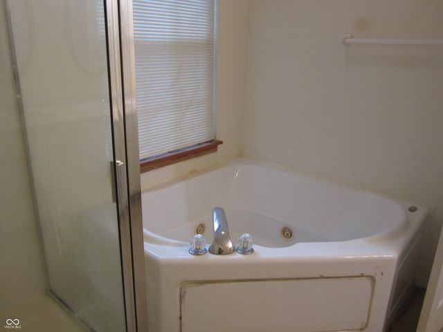 5269 Thrasher Drive, Indianapolis, IN 46254