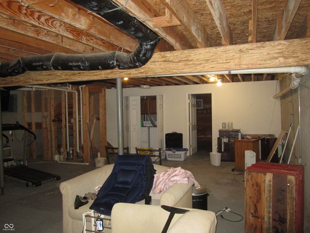 5269 Thrasher Drive, Indianapolis, IN 46254