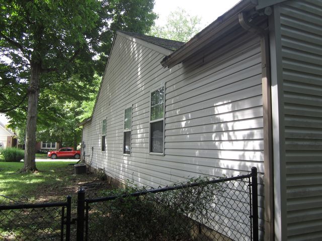 5269 Thrasher Drive, Indianapolis, IN 46254