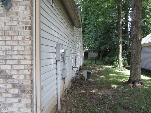 5269 Thrasher Drive, Indianapolis, IN 46254
