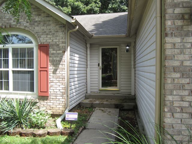5269 Thrasher Drive, Indianapolis, IN 46254