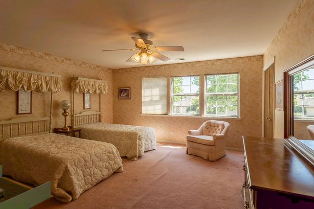 206 Los Robles, Woodland, CA 95695