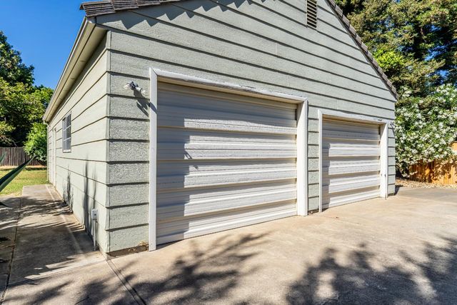 206 Los Robles, Woodland, CA 95695