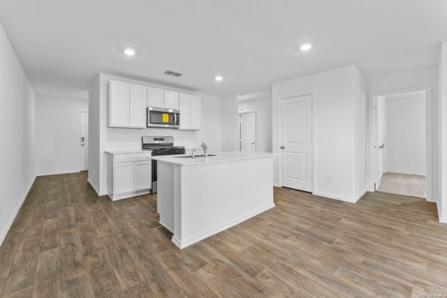 12524 Spoor Vly, Converse, TX 78109