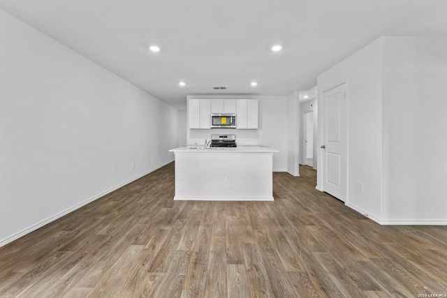 12524 Spoor Vly, Converse, TX 78109