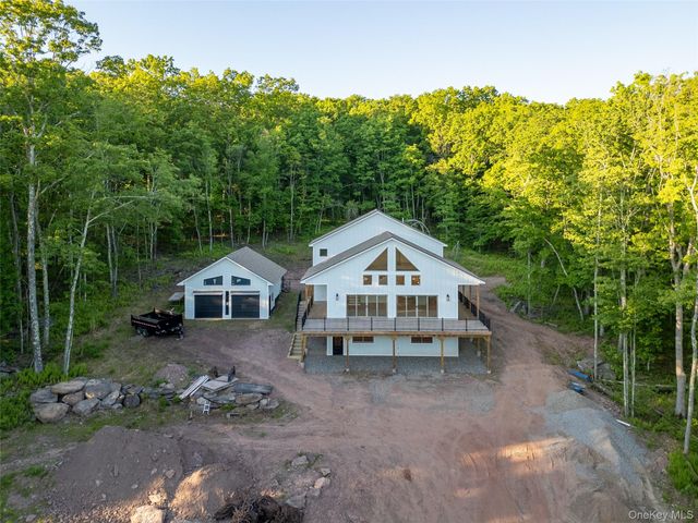 91 Lenni Lenape Road, Narrowsburg, NY 12726