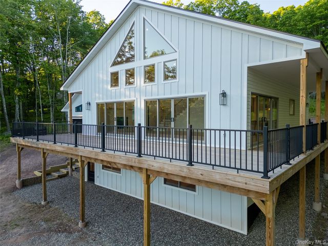 91 Lenni Lenape Road, Narrowsburg, NY 12726