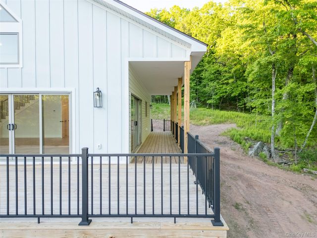 91 Lenni Lenape Road, Narrowsburg, NY 12726