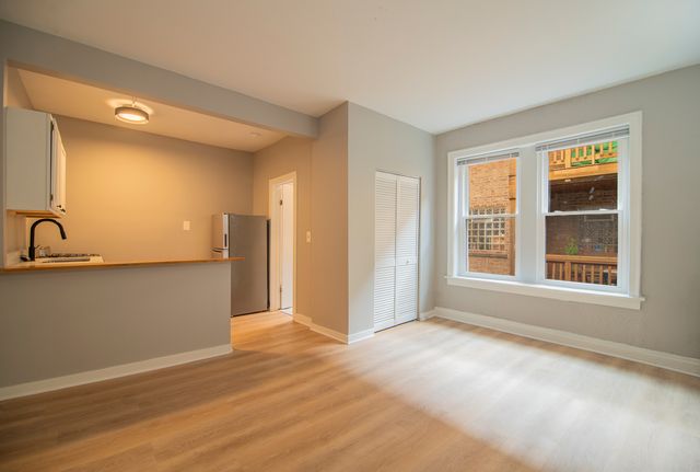 1414 W Pratt Boulevard 206, Chicago, IL 60626