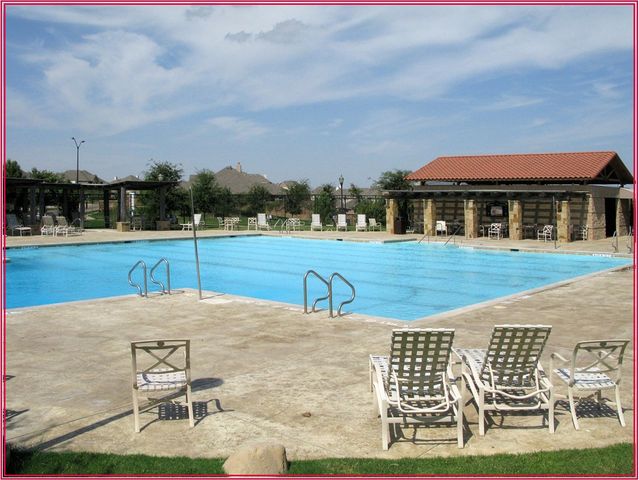 9720 Stripling Drive, Fort Worth, TX 76244